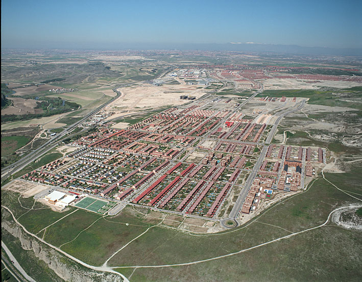 977464