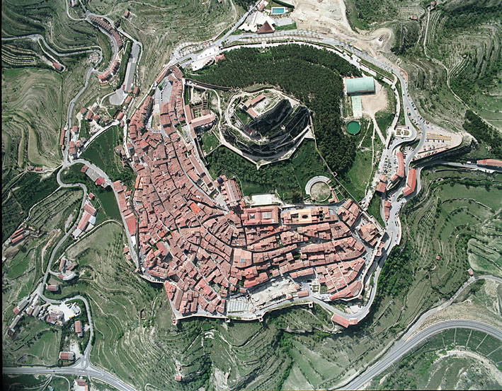 980687